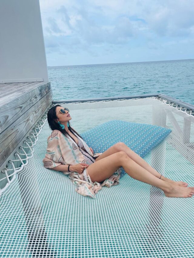 rakul beautiful legs