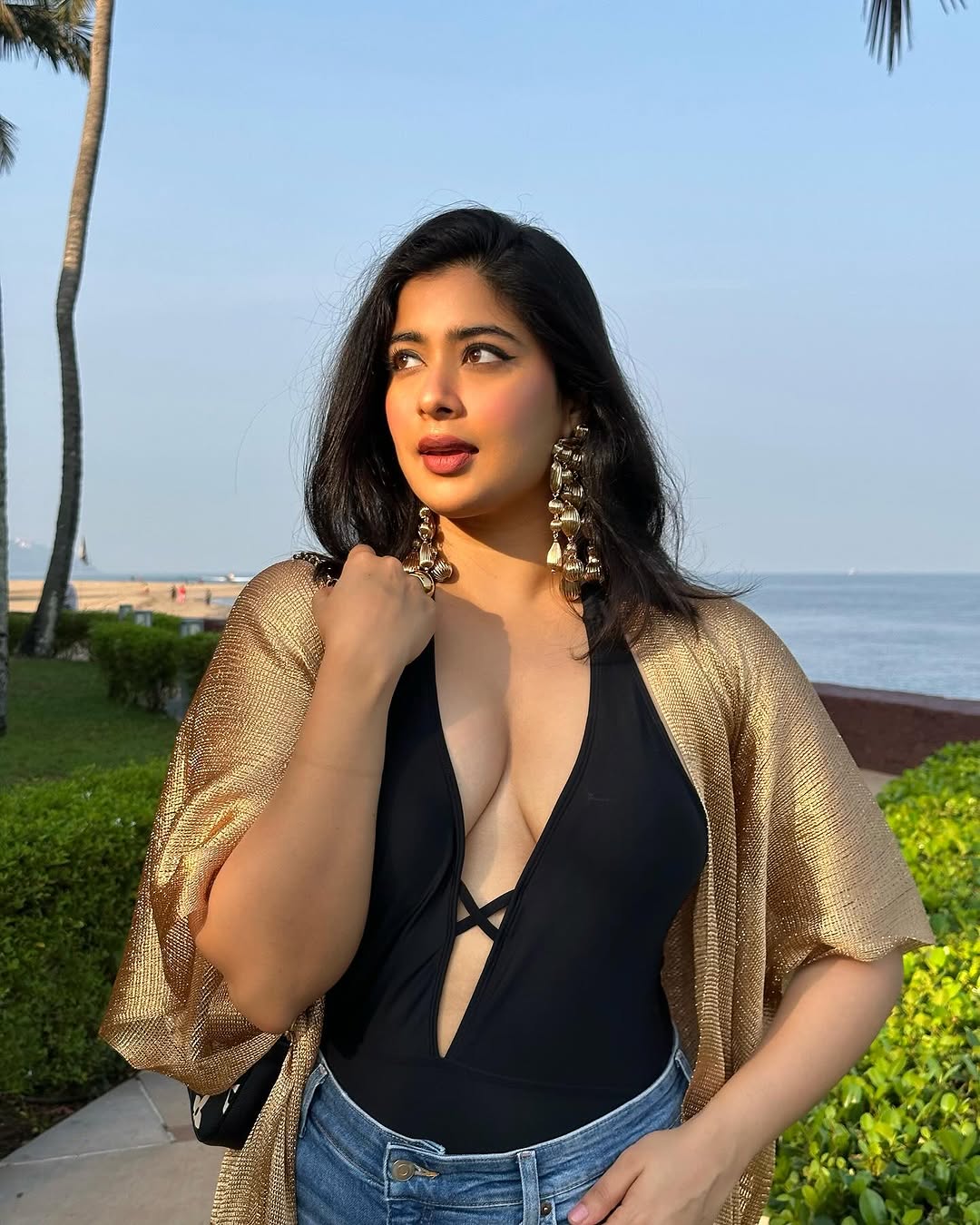 Nikita Sharma looked absolutely hot