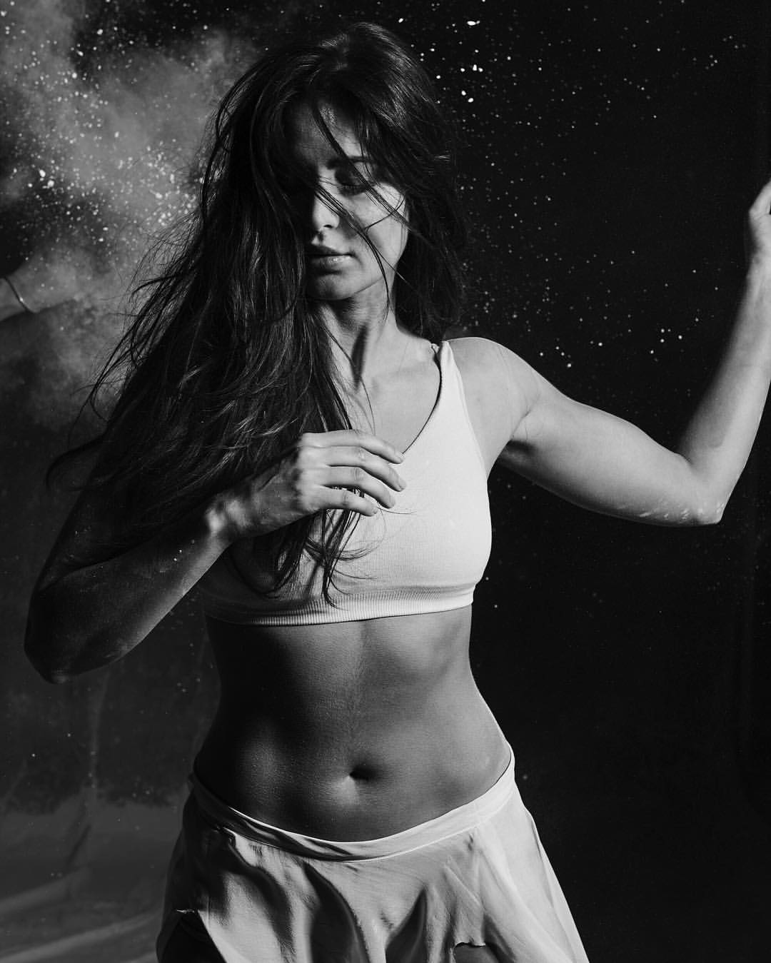 Katrina kaif Showing Her Abs