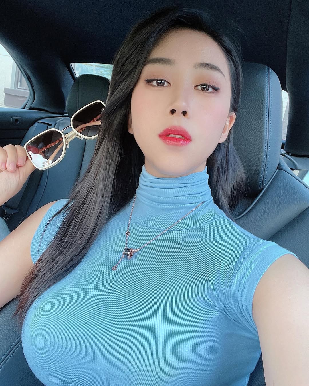 Heyuzhang Chinese Onlyfans creator